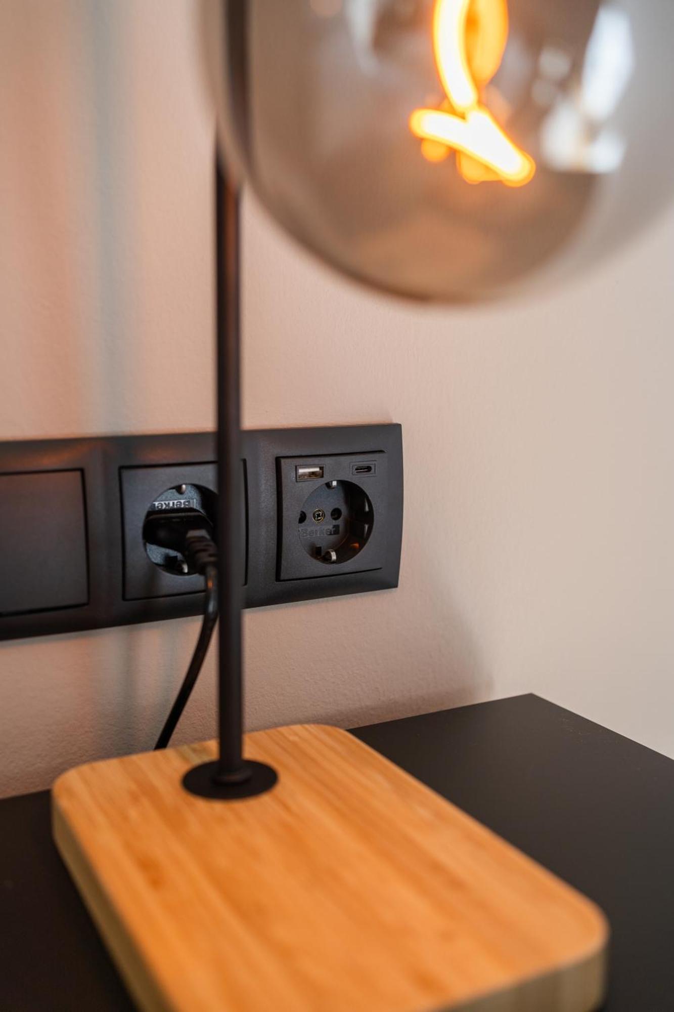Myflat - Bright Near Station * Wien